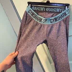 Gym shark leggings
